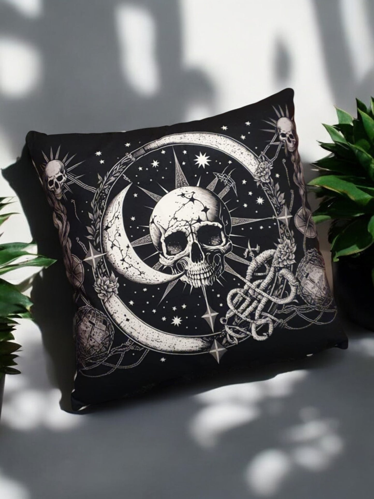 Skull Throw Cushion